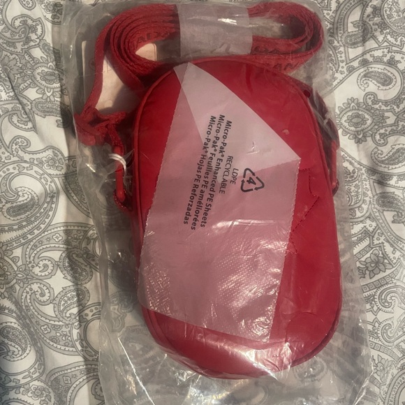 Lululemon Future Legacy Crossbody Belt Bag Team Canada (RED) - Picture 2 of 3